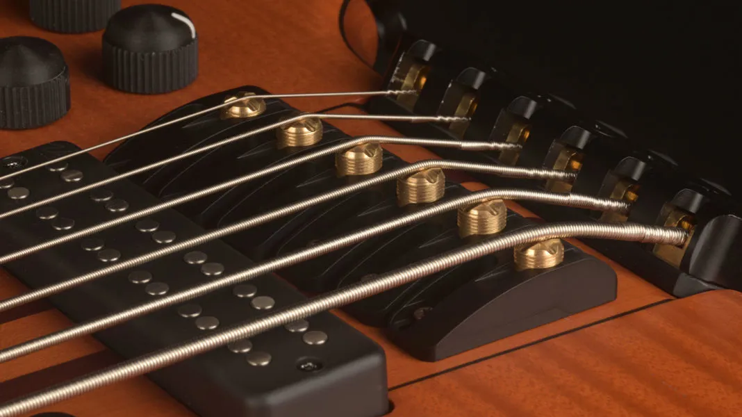 Quasar T900 XRH - Top in Figured Maple - Mahogany