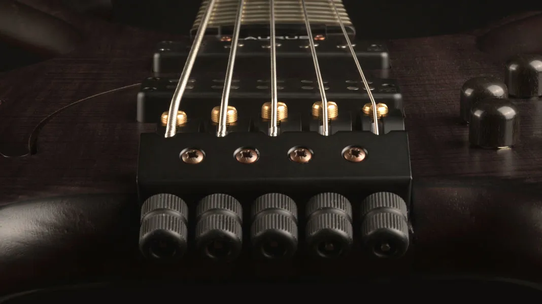 Quasar T900 XRH - Top in Figured Maple - Transparent Black