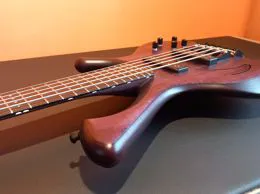 Laurus bass for sale: Quasar T900 XRH – Top in Figured Maple – 5 strings