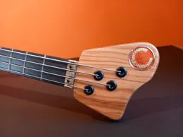 QUASAR T900 XRH-4  - Top in Olive wood 4 strings
